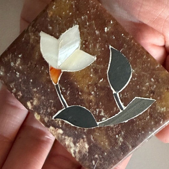 Small Stone Mother of pearl inlay flower jewelry Ring Holder vintage gift box - Picture 6 of 11